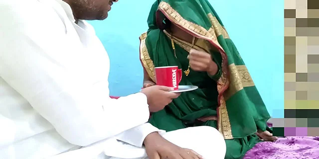 बहू की चूत का रस्स पिया चाइ पीने के बाहाने वीडियो