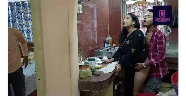 बंगाली वाइफ पकड़ी गई सेक्स करते हुए वीडियो