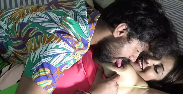 बिग बूब्स देसी गर्ल ठरकी बॉय साथ चुदी ओयो रूम में वीडियो