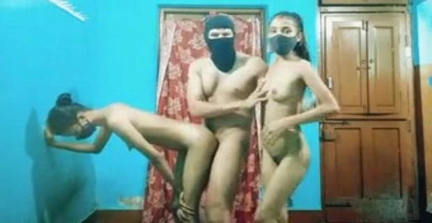 बिहारी बॉय कॉलेज की २ गर्ल्स को चोदा बुर में लंड देकर वीडियो