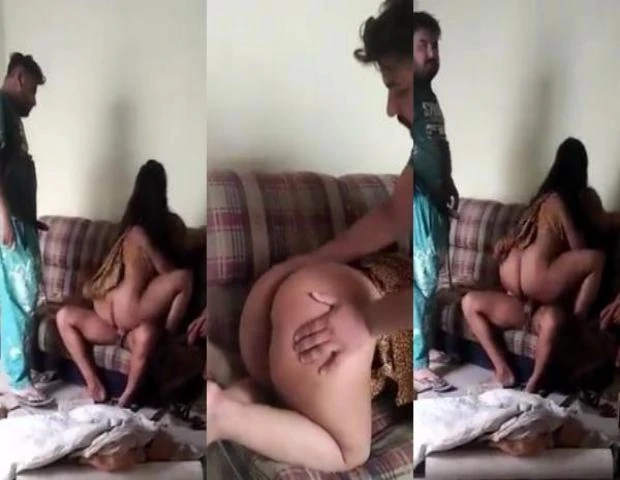 पति ने मोटी गांड़ वाली बीवी की चुदाई करवाई २ मजदूर से वीडियो