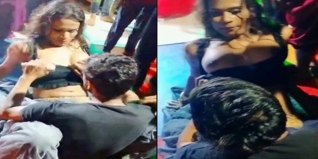 बिहारी नाचने वाली औरत की चुचि चुसाई पब्लिक के सामने वीडियो