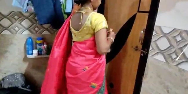 चुदक्कड भाभी आके चुदवा गयी पड़ोसी से वीडियो
