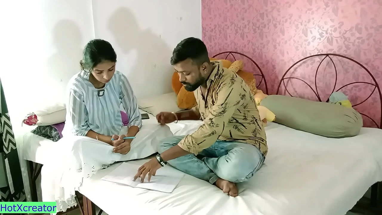 कॉलेज गर्ल ने अपने टीचर के साथ सेक्स किया वीडियो
