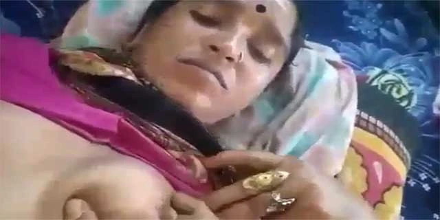 देहाती भाभी की चूत चोदा चाचा ने वीडियो