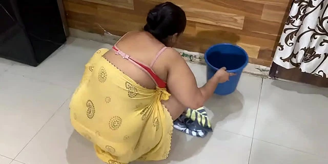 घर की सेक्सी नौकरानी को खूब चोदा कॉलेज बॉय ने वीडियो