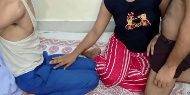जीजा और पड़ोसी एक साथ मिलके साली की चुदाई की वीडियो