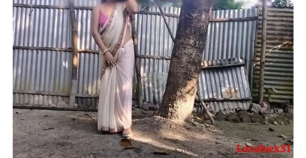 खुले में बीवी ने चूत चुदवायी पड़ोसी के साथ वीडियो