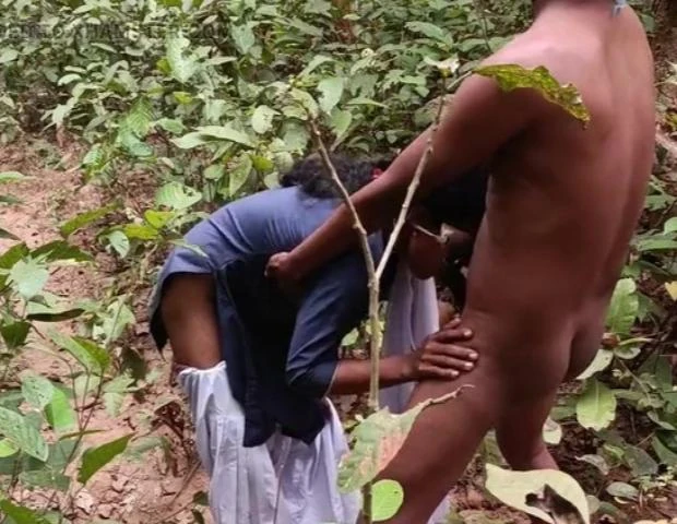 देहाती मल्लू भाभी खेत में चूत मरवाती है लवर से हॉट क्लिप वीडियो
