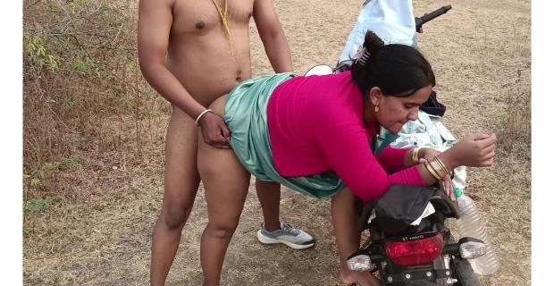 देहाती मराठी वाइफ खुले में सेक्स करती है लंड चूसकर वीडियो