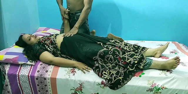सौतेली दीदी सेक्स कर रही अपने भाई के साथ वीडियो