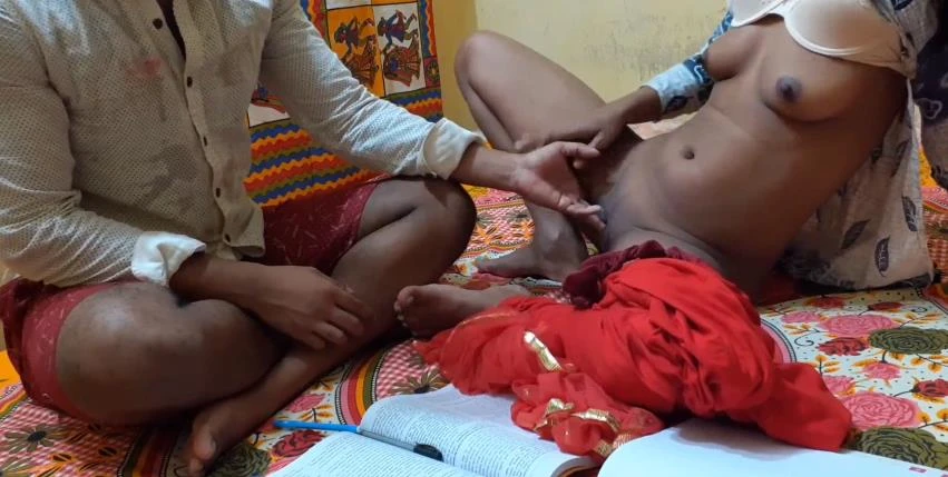 सेक्सी स्टूडेंट की चूत चुदाई की हिंदी क्सक्सक्स वीडियो