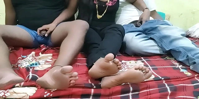 थ्रीसम सेक्स जीजाजी और उसकी दोस्त के साथ वीडियो